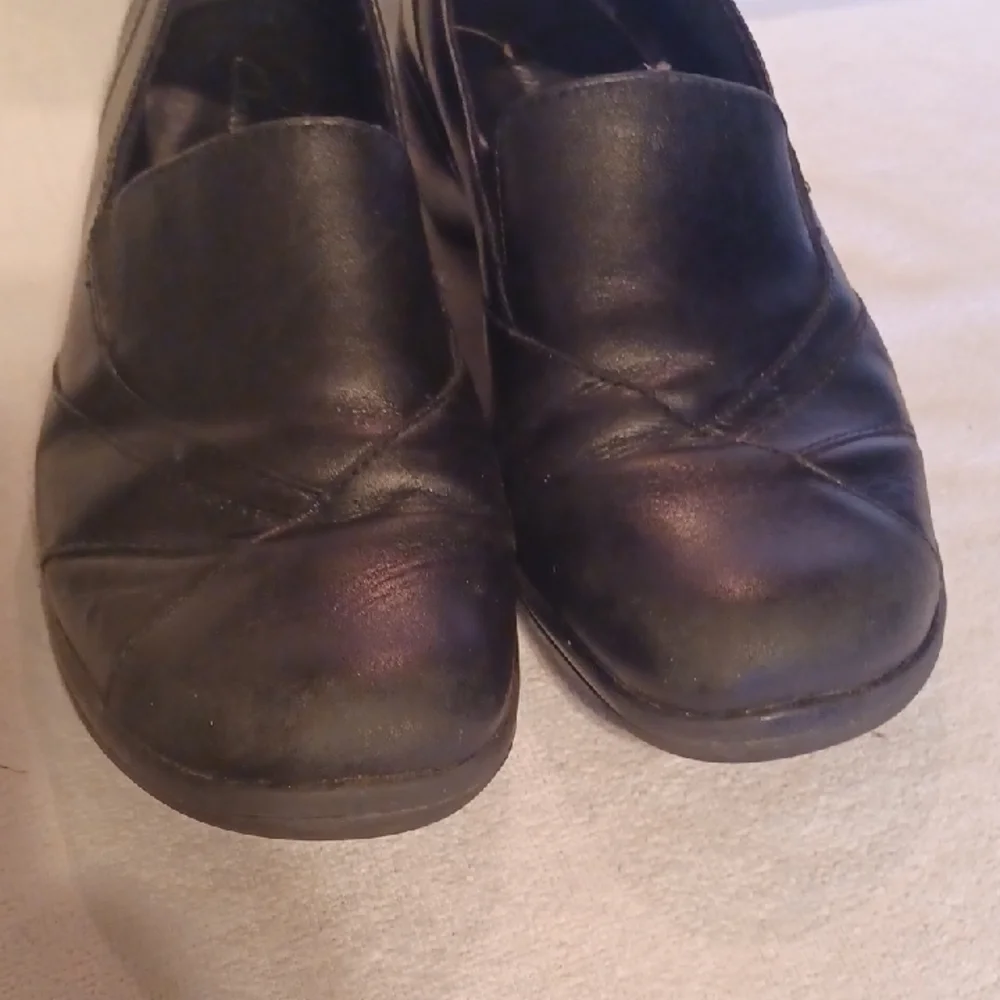 Clarks Black Women's Loafers Size 9 Slip On Shoes